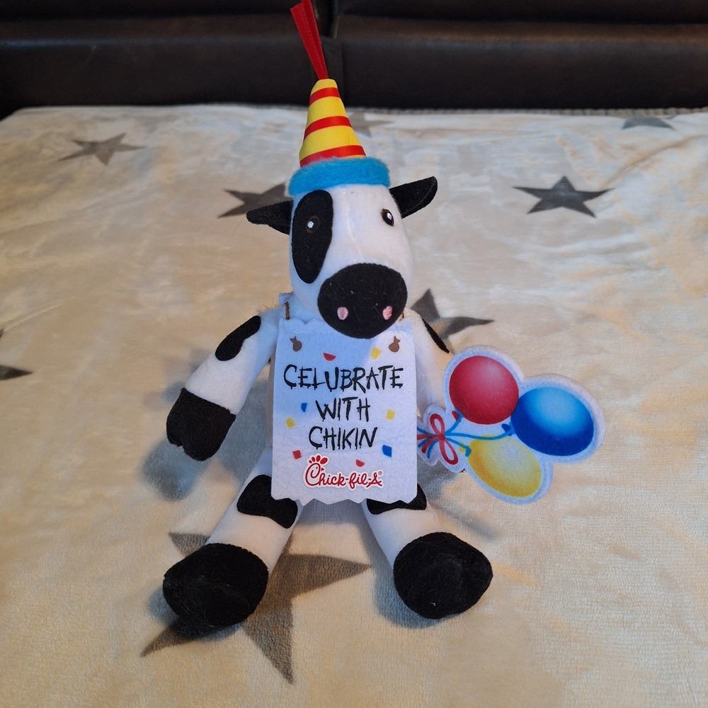 2019 Chick Fil A Plush Cow Christmas Stuffed Animal Toy Celebrate Party Balloon